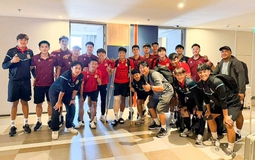 Dàn tuyển thủ U22 Việt Nam nhận mưa lời khen vì hành động đẹp với cầu thủ U22 Lào gãy chân ở SEA Games 33