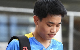 Dàn trai đẹp U22 Việt Nam tươi rói trên sân tập, thu hút gái xinh Thái Lan chăm chú theo dõi