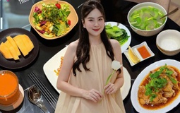 Ở cữ mà Mai Ngọc vẫn ăn uống theo kiểu này, người chê kỉ luật, khắt khe quá đà, người khen không tiếc lời