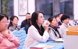 Có lòng nhắc chuyện tiền học đầu năm, bà mẹ TP.HCM bỗng dưng bị "ném đá": Làm người tốt khó thật!