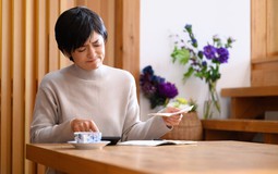 Sau tuổi 40: 8 khoản chi tiêu không cần thiết, giữ lại chỉ khiến bạn thêm áp lực tài chính