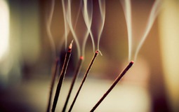 3 khung giờ tốt nhất để thắp hương