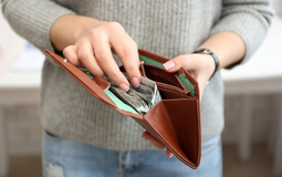 Trong ví có 4 vật này thì giữ cho kỹ, vứt đi kẻo rút lộc, mất vận