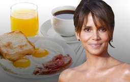 22 tuổi mắc tiểu đường, nữ minh tinh Oscar “cai 3 thứ” này: Gần 60 tuổi vẫn trẻ như thách thức thời gian