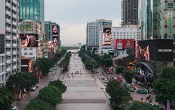 Louis Vuitton mang di sản Monogram “phủ sóng” giữa trung tâm TP.HCM