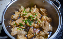 Đồ ăn để qua đêm gây ung thư? Bác sĩ nói thẳng, thứ này mới thực sự đáng lo