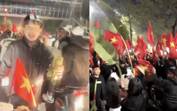 Chàng trai mang bánh chưng "đi bão" mừng U23 Việt Nam vào bán kết U23 châu Á, nổi khắp MXH vì hành động đáng yêu