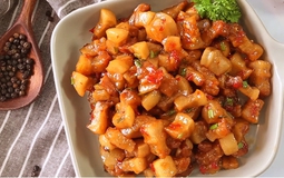 Mỡ lợn được xem là một trong những thực phẩm lành mạnh nhất thế giới, nhưng bì lợn chiên giòn liệu có nên ăn?