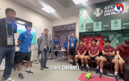 "Đột nhập" phòng thay đồ U23 Việt Nam: HLV Kim Sang-sik lên dây cót tinh thần cho học trò, chỉ điểm yếu U23 Hàn Quốc