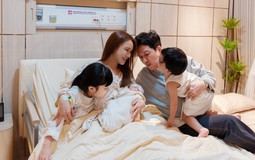 Nhã Phương sinh thiên thần thứ 3: Giống hệt hai anh chị, bé út chờ ba đi làm mới chịu ra đời