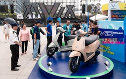 VinFast đạt doanh số kỷ lục 406.453 xe, chiếm lĩnh thị trường xe máy điện Việt Nam năm 2025