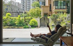 Bất chấp mọi lời khuyên, mua căn hộ tầng một có sân: Sáu tháng sau, chủ nhân phải bật khóc khi rao bán lại