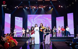 Chiho tại Vietnam Iconic Awards 2025: Khi tính ứng dụng thách thức chuẩn mực sàn diễn