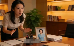 Vào phòng chủ tịch, nhân viên chết lặng thấy ảnh mẹ mình trên bàn làm việc: Sự khiến ai cũng lặng người