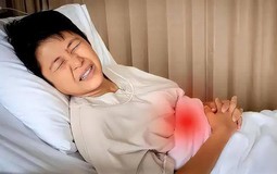 Miệng bỗng xuất hiện 4 dấu hiệu lạ, rất có thể dạ dày đang "kêu cứu" vì ung thư