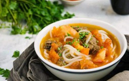 Mẹ tôi thường nấu món bún này: Mùi thơm lan tỏa, ngon đến nỗi cả nhà ăn hết sạch không còn một giọt nước dùng