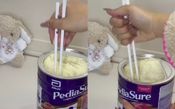 Hình ảnh gây ức chế mà chỉ các mẹ bỉm hiểu: Mỗi lần khui lon sữa mới không khác gì "đi tìm Nemo"