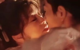 Làn sóng tẩy chay 1 cặp đôi bất ngờ dâng cao: Nhà gái hơn nhà trai 30 tuổi, nhìn kiểu gì cũng giống mẹ con