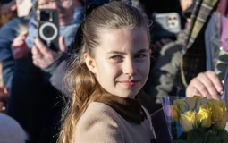 Cách dạy con "không giống ai" của vợ chồng William - Kate: Để Charlotte ra dáng "chị đại" quyền lực bảo vệ em trai