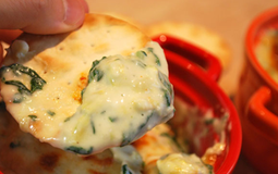 4 món không mặn là “bom natri” ẩn, làm tăng nguy cơ đột quỵ, tăng huyết áp, chuyên gia mách cách giảm muối đơn giản