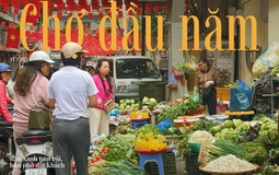 Đi chợ những ngày đầu tiên của năm: Không thiếu thứ gì, bún - phở - rau xanh đắt hàng