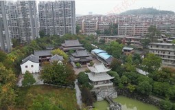 Phát hiện “khối bạc lộ thiên” hơn 1,75 tấn, trị giá hơn 45 tỷ đồng nhưng không ai được phép tháo dỡ