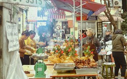 Rằm tháng Chạp: Chợ Hàng Bè vắng dần, "chợ nhà giàu" này bất ngờ lên ngôi