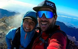 Nhà leo núi bị kết tội ngộ sát khi bỏ mặc bạn gái chết trên núi tuyết lúc 2h sáng