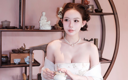 Chụp ảnh Tết phong cách "trà đạo", hot girl khiến người xem ngợp thở vì quá đỗi quyến rũ