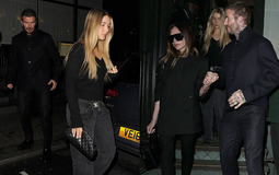 Beckham tình tứ nắm tay Victoria, tiểu thư Harper khoe visual sáng bừng trong buổi tiệc xa hoa nhưng Brooklyn "không có cửa" xuất hiện