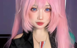 Biến hình để phát lì xì, nữ coser xinh đẹp khiến người xem không thể rời mắt