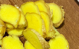 2 năm nấu ăn gì cũng cho gừng, người phụ nữ 53 tuổi sau tái khám, bác sĩ ngạc nhiên hỏi “Chị đã làm gì?”