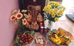 Bàn thờ Thần Tài: 4 loại hoa NÊN cúng, 3 loại phải NÉ xa