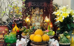 Vì sao bàn thờ Thần Tài đặt sát đất mà không phải ở trên cao?