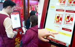 CLIP Chi tiết cách sử dụng chiếc máy cứ chạm vào và vàng ra đang hot ở Hà Nội