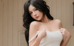 Hot girl phòng net phá khóa phong ấn, tung bộ ảnh "bỏng mắt" 