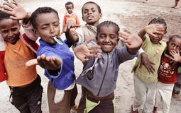 Vì sao có một quốc gia vẫn đang 'mắc kẹt' ở năm 2018 dù thế giới đã sang năm 2026?