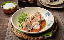 Tết là về nhà và cùng nhau nấu món gà Mỹ cuộn nấm xốt cà ri thật ngon