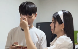 Mai Dora thẳng tay "tương tác" Văn Tùng, phản ứng của CĐM mới là điều gây chú ý