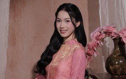 Hoa khôi bóng chuyền Nguyễn Thị Phương hoá nàng thơ, diện áo dài xinh đẹp dịu dàng đón Tết