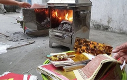 Đốt vàng mã mà không cháy hết có sao không? Chuyên gia hướng dẫn cách hóa giải đơn giản, ai cũng làm được