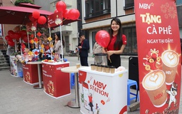 Khi ngân hàng trở thành điểm hẹn của cộng đồng địa phương