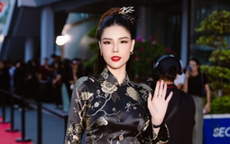 Kỳ Hân - vợ Mạc Hồng Quân khoe visual phát sáng trên thảm đỏ WeChoice Awards, mẹ 2 con vóc dáng vẫn nuột nà