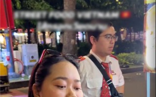 Ăn lạp xưởng nướng đá ở Việt Nam, du khách Thái "phán" đúng 1 câu