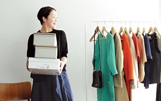 Tủ đồ tối giản cho phụ nữ trên 40: Chỉ cần giữ 10 món này - tiết kiệm mà vẫn mặc đẹp mỗi ngày