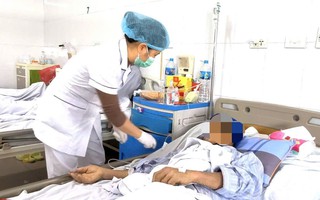 Người đàn ông bị mờ mắt đột ngột, đi khám phát hiện giang mai thần kinh thể viêm màng não kèm giang mai mắt