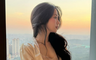 Khoảnh khắc thả dáng của Lê Bống khiến người xem "đổ rần rần"