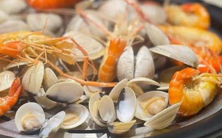 Ngày càng nhiều người bị nhồi máu não, bác sĩ nghẹ ngào: Ăn ít 4 món ngon "nút lưỡi" này đi thôi!