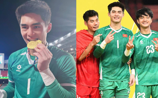 Đáng yêu vô đối: Thủ môn 1m91, visual cực phẩm của U22 Việt Nam hồn nhiên khoe HCV SEA Games "nặng lắm"