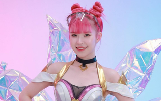 Khởi My liên tục tung loạt ảnh cosplay kết hợp AI khiến fan càng thêm phấn khích